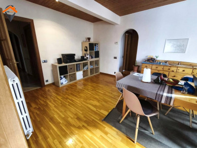 PISO DE 4 HABITACIONES CON CHIMENEA Y ALTILLO EN EIXAMPLE DE SABADELL!!! 