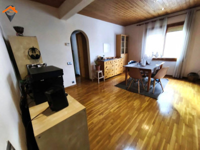 PISO DE 4 HABITACIONES CON CHIMENEA Y ALTILLO EN EIXAMPLE DE SABADELL!!! 