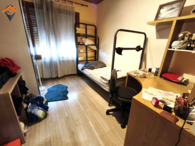 PISO DE 4 HABITACIONES CON CHIMENEA Y ALTILLO EN EIXAMPLE DE SABADELL!!! 