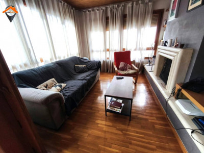 PISO DE 4 HABITACIONES CON CHIMENEA Y ALTILLO EN EIXAMPLE DE SABADELL!!! 