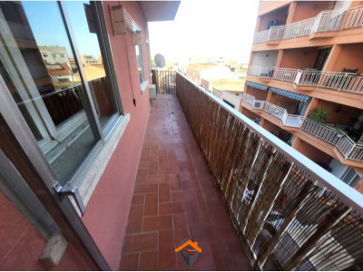 PISO DE 4 HABITACIONES EN LA CREU DE BARBERÁ!!!