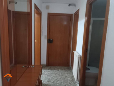 PISO DE 76 m² EN BUEN ESTADO, SOLEADO Y CON ASCENSOR