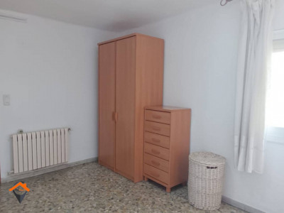 PISO DE 76 m² EN BUEN ESTADO, SOLEADO Y CON ASCENSOR
