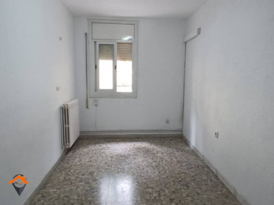 PISO DE 76 m² EN BUEN ESTADO, SOLEADO Y CON ASCENSOR