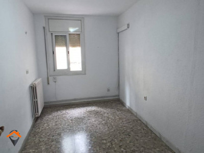 PISO DE 76 m² EN BUEN ESTADO, SOLEADO Y CON ASCENSOR