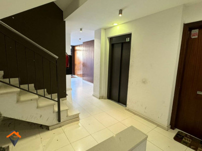 PISO EN GRACIA , CON PARQUING!!!!!!