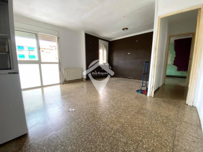 PISO EXTERIOR Y CON ASCENSOR EN LA ROUREDA-SABADELL