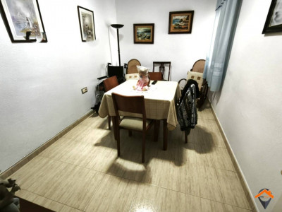 PISO SOLEADO Y CON BALCÓN EN CAN RULL!!