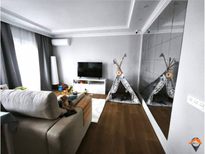 PISO TOTALMENTE REFORMADO, EXTERIOR Y MUY LUMINOSO – ¡LISTO PARA ENTRAR A VIVIR!