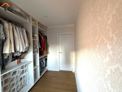 PISO TOTALMENTE REFORMADO, EXTERIOR Y MUY LUMINOSO – ¡LISTO PARA ENTRAR A VIVIR!