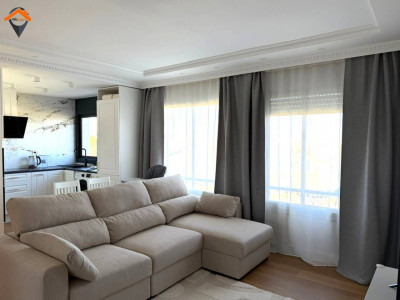 PISO TOTALMENTE REFORMADO, EXTERIOR Y MUY LUMINOSO – ¡LISTO PARA ENTRAR A VIVIR!