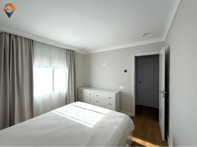 PISO TOTALMENTE REFORMADO, EXTERIOR Y MUY LUMINOSO – ¡LISTO PARA ENTRAR A VIVIR!