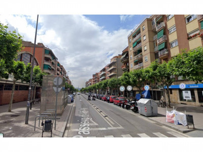 PLANTA BAJA A REFORMAR EN EL CENTRO DE BARBERÀ DEL VALLES, AL LADO DEL AYUNTAMIENTO!