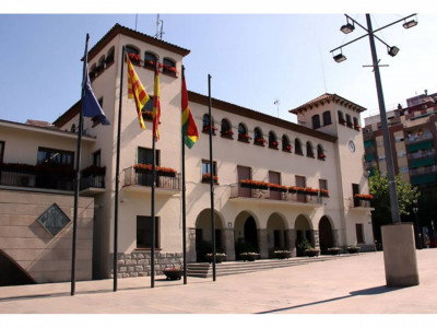 PLANTA BAJA A REFORMAR EN EL CENTRO DE BARBERÀ DEL VALLES, AL LADO DEL AYUNTAMIENTO!