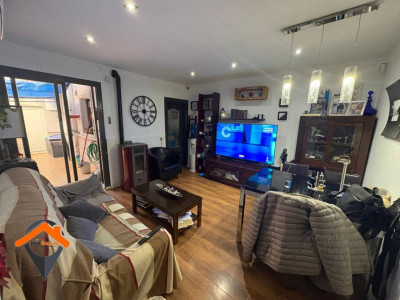 PLANTA BAJA CON ENTRADA INDEPENDIENTE CON PATIO DE 30M2!!