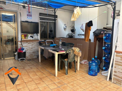 PLANTA BAJA CON ENTRADA INDEPENDIENTE CON PATIO DE 30M2!!