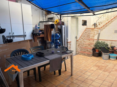 PLANTA BAJA CON ENTRADA INDEPENDIENTE CON PATIO DE 30M2!!