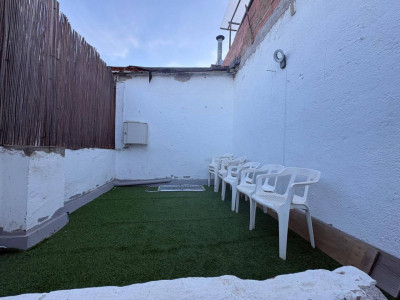 PLANTA BAJA CON ENTRADA INDEPENDIENTE CON PATIO Y TERRAZA