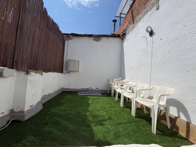 PLANTA BAJA CON ENTRADA INDEPENDIENTE CON PATIO Y TERRAZA