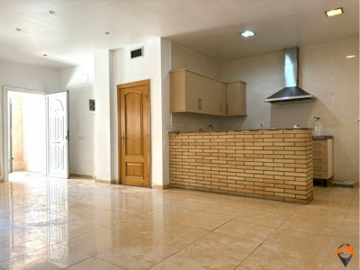 PLANTA BAJA DE 4 HABITACIONES EN LA CREU DE BARBERÁ!!! 