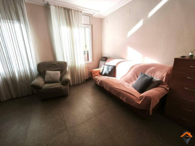 PLANTA BAJA PARA ENTRAR A VIVER EN TERMES-SABADELL (ANTES 3 HABITACIONES)