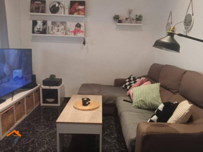 PLANTA BAJA REFORMADA MUY SOLEADA!! 