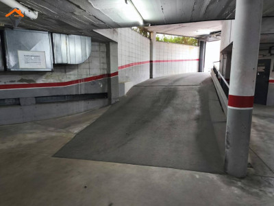 PLAZA DE PARKING AMPLIA EN VENTA JUNTO A QUIRÓN – EIXAMPLE DE SABADELL