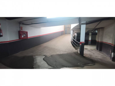 PLAZA DE PARQUING PARA MOTO EN ALQUILER !!