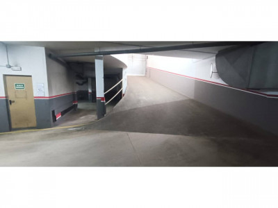 PLAZA DE PARQUING PARA MOTO EN ALQUILER !!