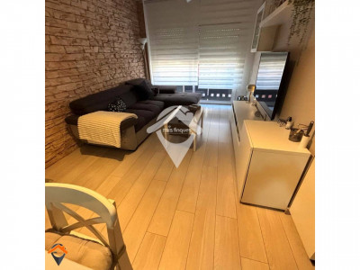 PRECIOSO PISO REFORMADO EN EXCELENTE UBICACION