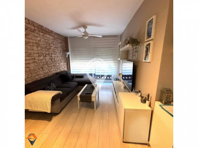 PRECIOSO PISO REFORMADO EN EXCELENTE UBICACION