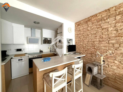 PRECIOSO PISO REFORMADO EN EXCELENTE UBICACION