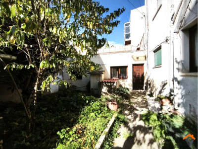 PROPIEDAD CON DOBLE USO RESIDENCIAL Y COMERCIAL EN BUENA UBICACIÓN!! 