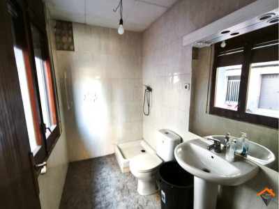 PROPIEDAD CON DOBLE USO RESIDENCIAL Y COMERCIAL EN BUENA UBICACIÓN!! 