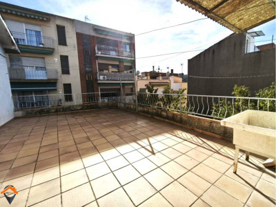 PROPIEDAD CON DOBLE USO RESIDENCIAL Y COMERCIAL EN BUENA UBICACIÓN!! 
