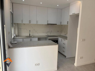 REFORMADO A ESTRENAR , CON TRASTERO Y JUNTO MERCADO CREU ALTA!!!