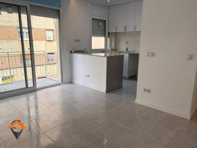 REFORMADO A ESTRENAR , CON TRASTERO Y JUNTO MERCADO CREU ALTA!!!