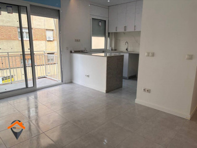 REFORMADO A ESTRENAR , CON TRASTERO Y JUNTO MERCADO CREU ALTA!!!