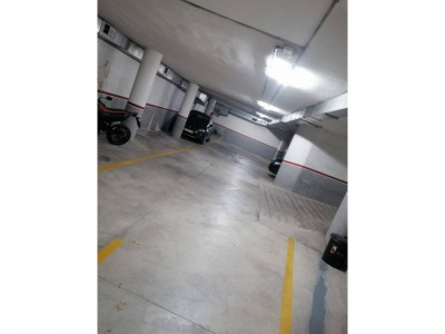 SE ALQUILA PARKING PARA COCHE!!