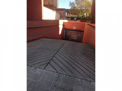 SE ALQUILA PARKING PARA COCHE!!