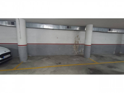 SE ALQUILA PARKING PARA COCHE!!