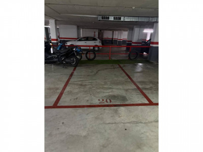 SE VENDEN DOS PLAZAS DE PARQUINGS A 17000€ CADA UNA