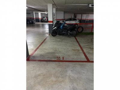 SE VENDEN DOS PLAZAS DE PARQUINGS A 17000€ CADA UNA