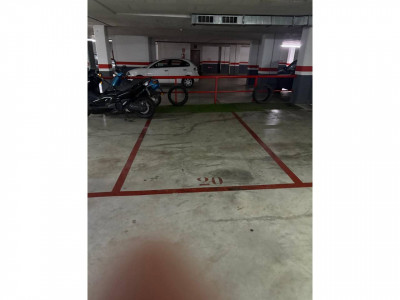 SE VENDEN DOS PLAZAS DE PARQUINGS A 17000€ CADA UNA