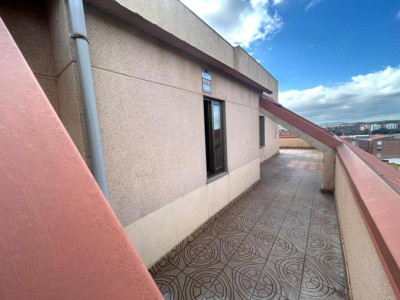 SUPER ATICO CON VISTAS PANORAMICAS EN SABADELL