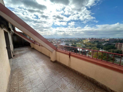 SUPER ATICO CON VISTAS PANORAMICAS EN SABADELL
