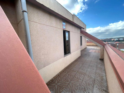 SUPER ATICO CON VISTAS PANORAMICAS EN SABADELL