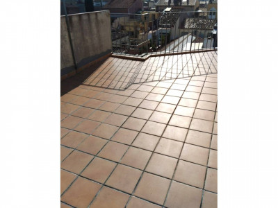 ¡Vive en pleno centro de Sabadell con espacio, luz y una terraza espectacular!