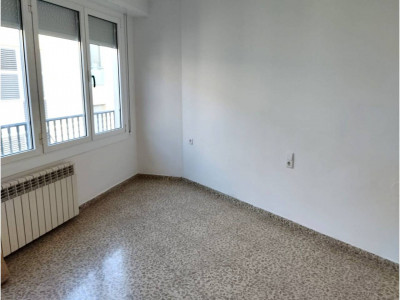 ¡Vive en pleno centro de Sabadell con espacio, luz y una terraza espectacular!